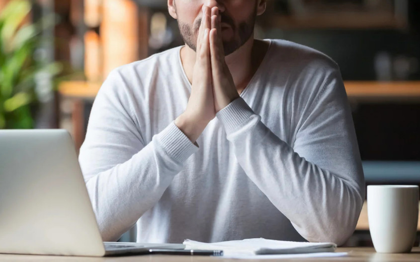 Decisioni difficili: quando il vero problema non è la chiarezza, ma il carico emotivo